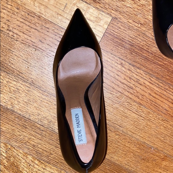 Steve Madden Black Pumps - Picture 2 of 4